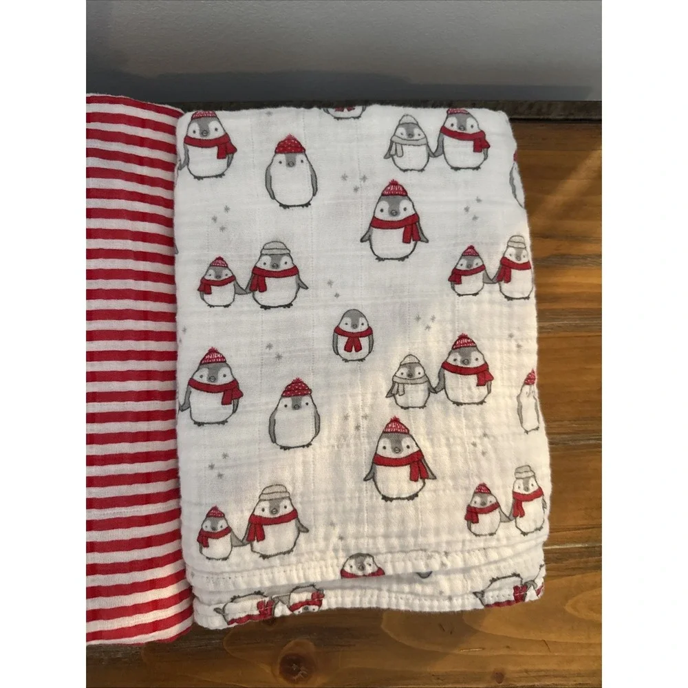 2 Gymboree Muslin Blankets Red & White Striped And Penguins Christmas 2017